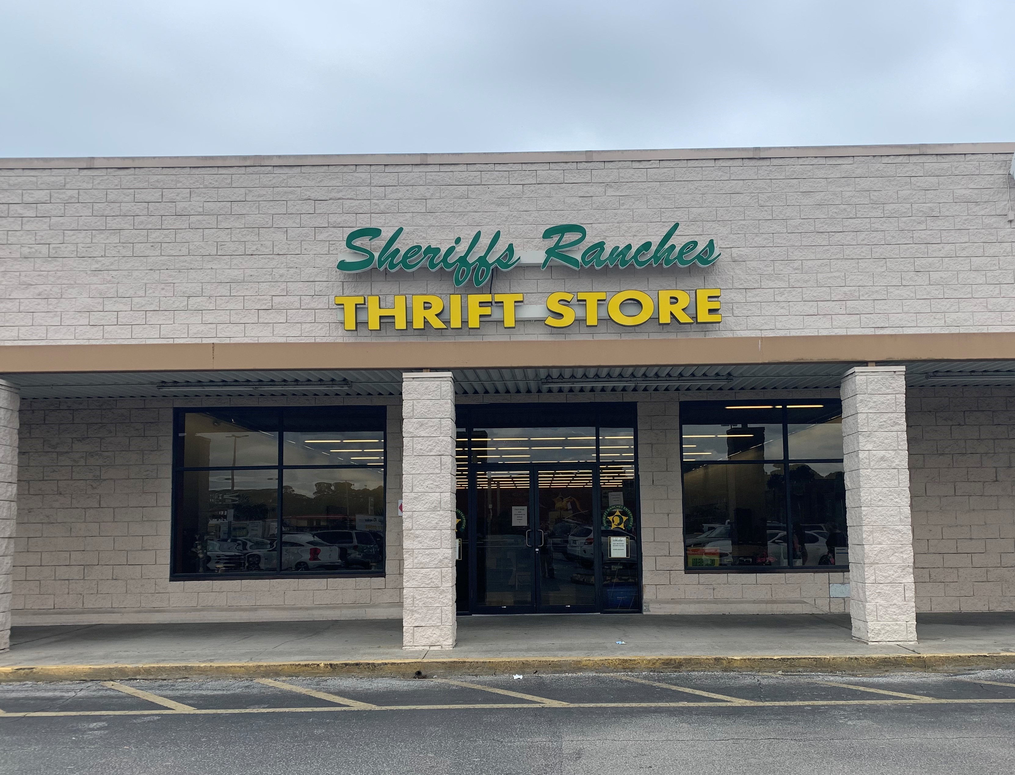 Homosassa Store Front Photo